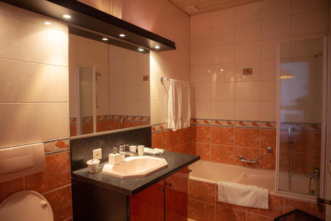 Hotel De L'Ours Courroux ภายนอก รูปภาพ