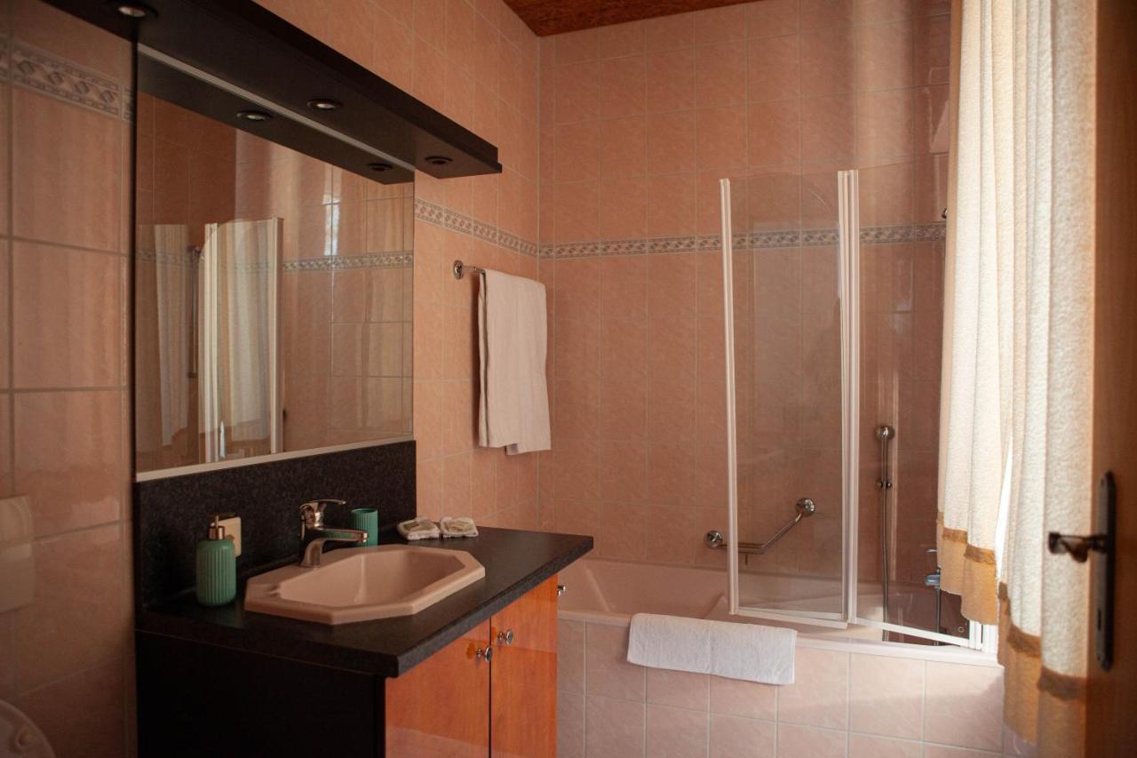 Hotel De L'Ours Courroux ภายนอก รูปภาพ